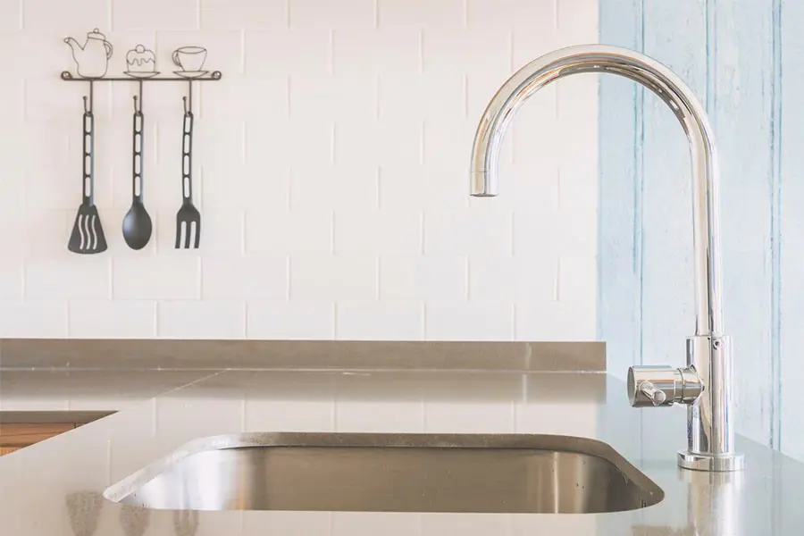 انواع سینک ظرفشویی استیل در قالب‌های تک‌لگنه، دولگنه و سه‌لگنه هستند